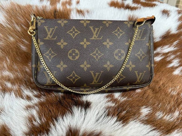 Pochette shoulder bag