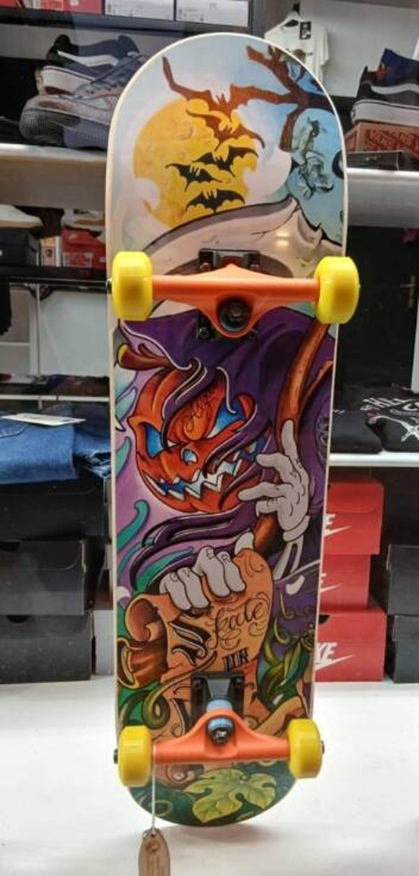 SKATEBOARD HALLOWEEN