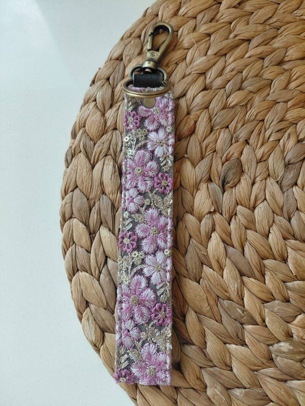 Glitter en Grime handgemaakte leren sleutelhanger purple