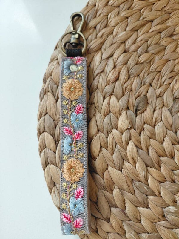 Glitter en Grime handgemaakte  leren sleutelhanger flower