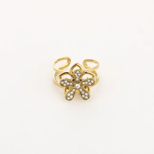 Zikonia spinner ring