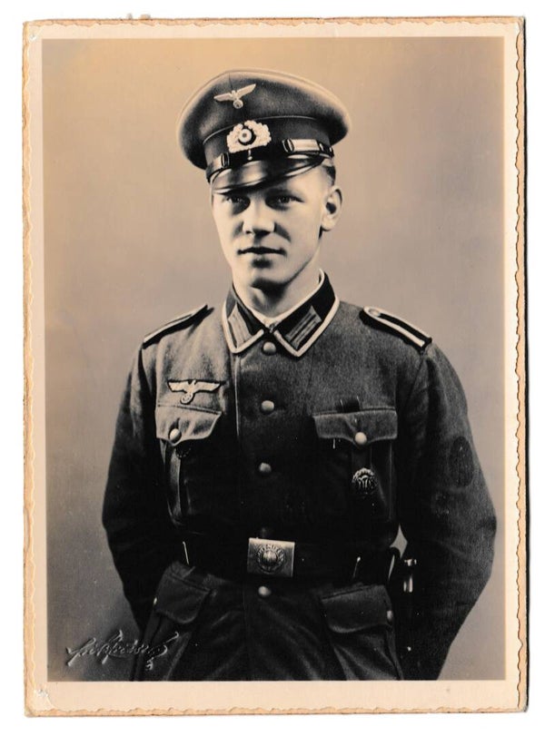 Heer Portrait photo (DRL Badge in wear)