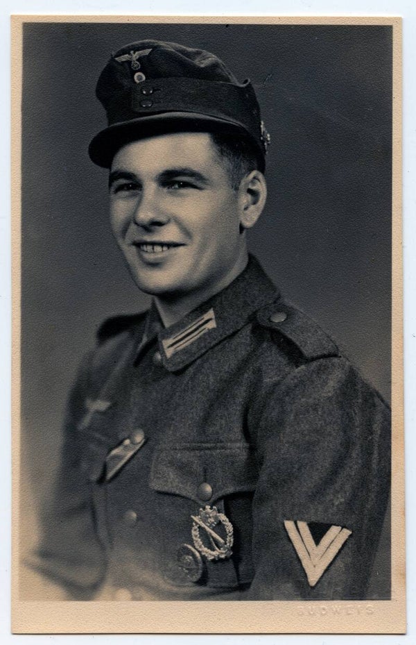Gebirgsjäger Portrait Photo (IAB, WB & EKII Ribbon in wear)