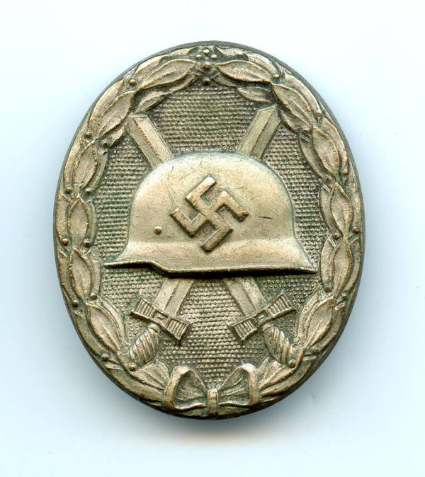 Wound badge in Silver ‘Übergroße’ Variant by Deschler/Wiedmann
