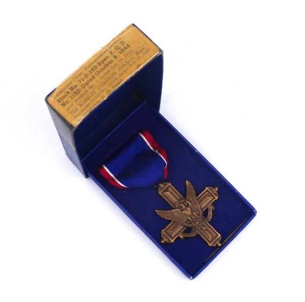 WW2 Cased Distinguished Service Cross (Robbins Company 1945)