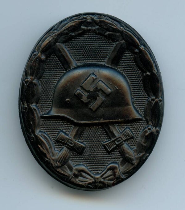 Wound badge in black "32" by Wilhelm Hobacher