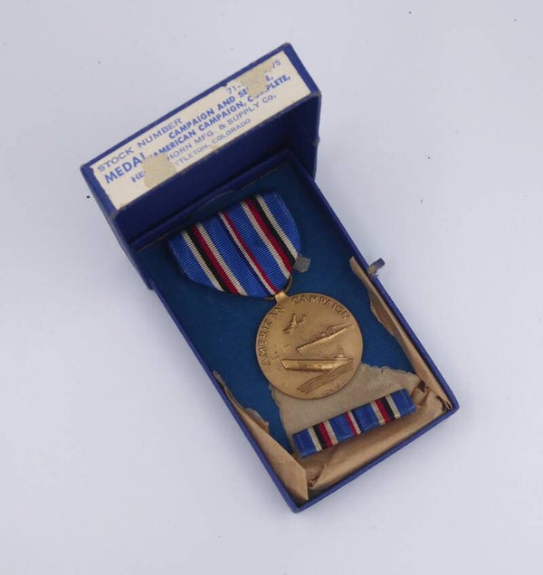 WW2 Cased American Navy Campaign Medal (Heckethorn MFG. & Supply Co.)