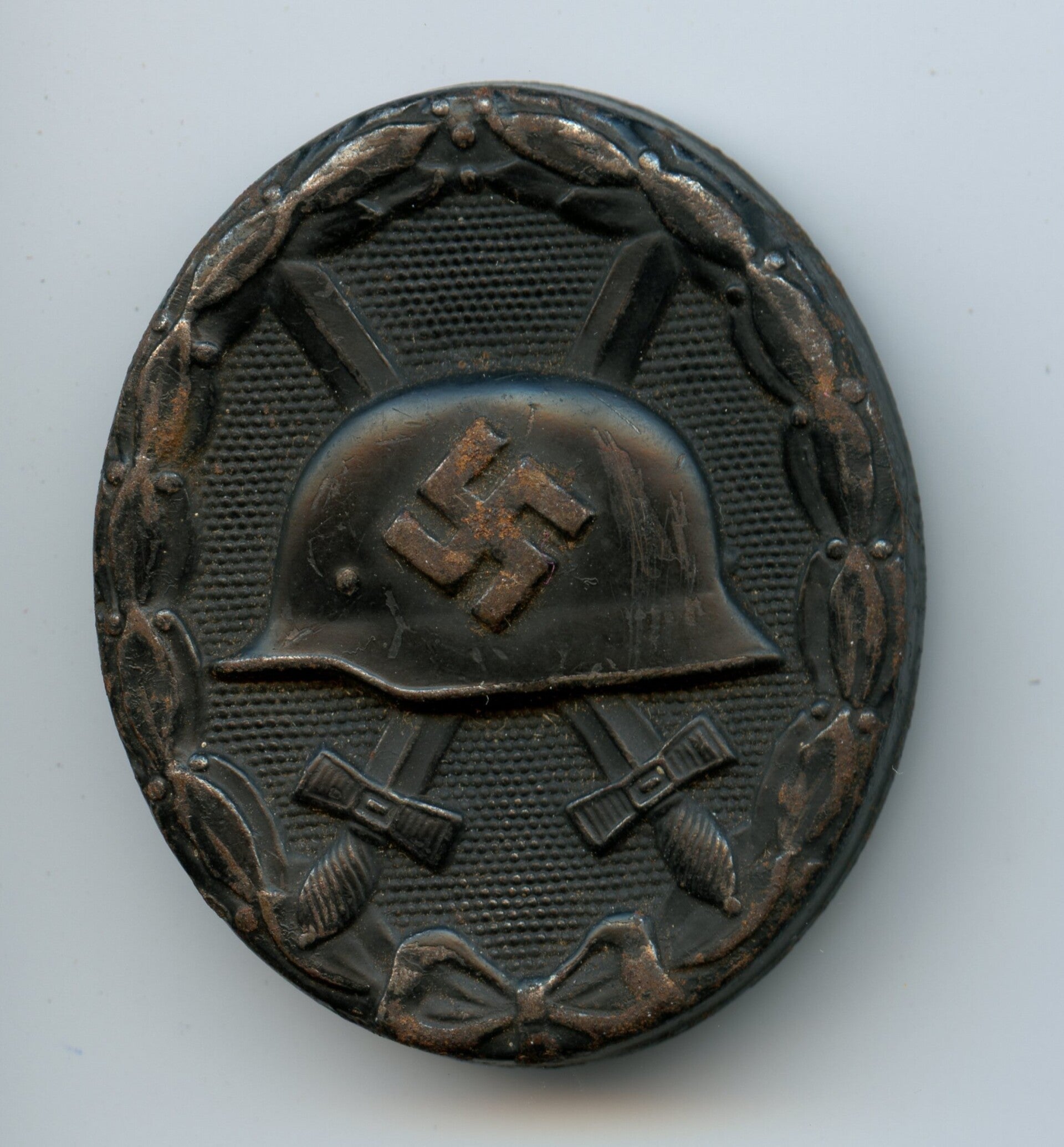 Wound badge in black "L/18" by B.H. Mayer Kunstprägeanstalt