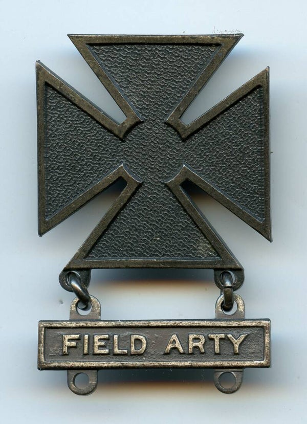 WW2 Sterling Marksman Marksmanship Badge "Field Arty"