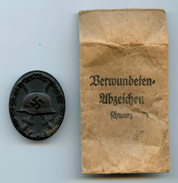 Wound badge in black with Package by Wilhelm Hobacher