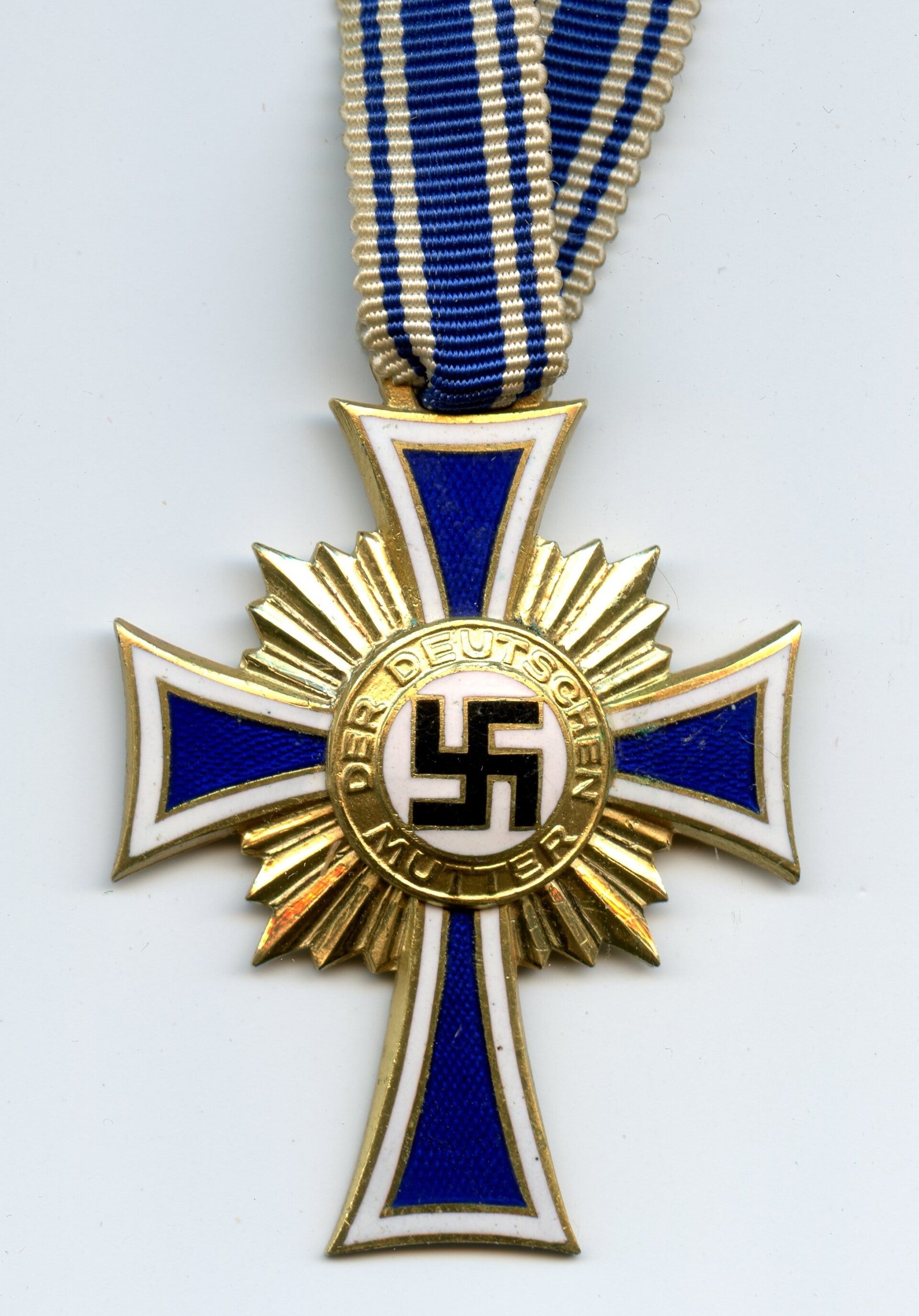 Mothers Cross in Gold
