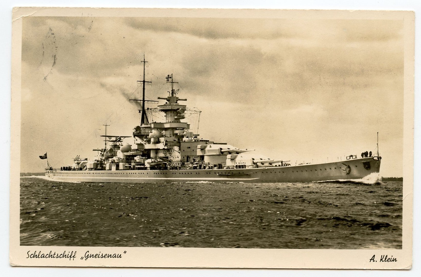 Postcard Schlachtschiff "Gneisenau"