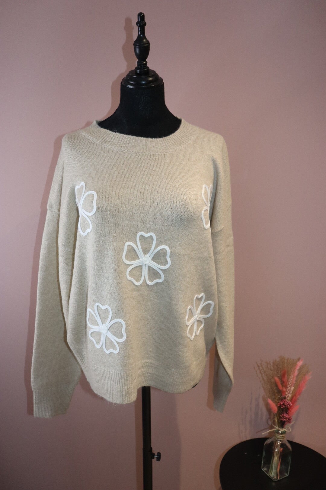 Pull a fleur beige
