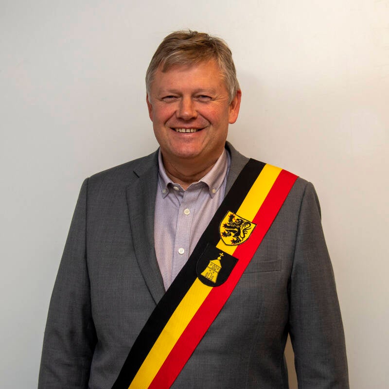 50_burgemeester-koen-van-elsen-gemeente-asse-met-sjerp-25112019l-standard.jpg