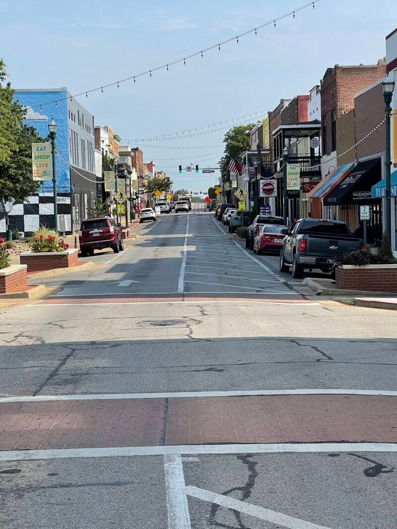 Jonesboro  main.street (photo middle of the street)