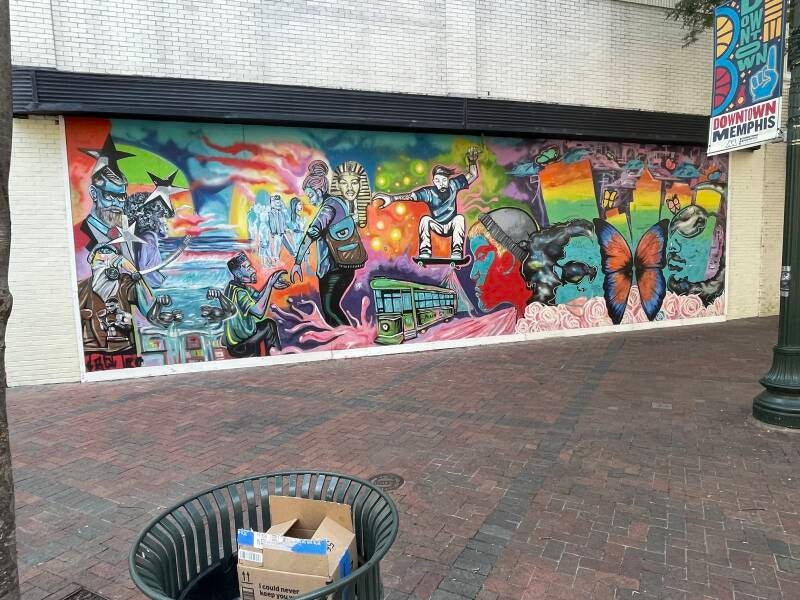 Graffiti langs de weg