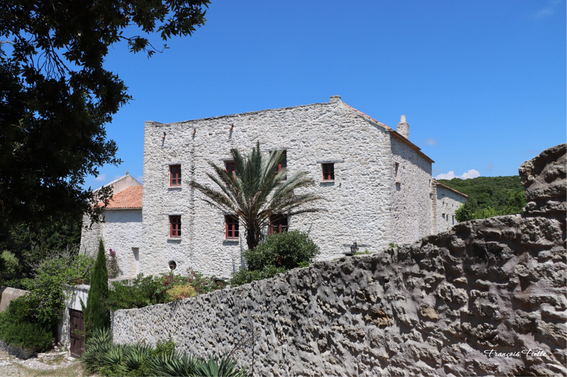Bonifacio – Ancien Couvent Saint-Julien (juin 2023). Photo © François Fiette.