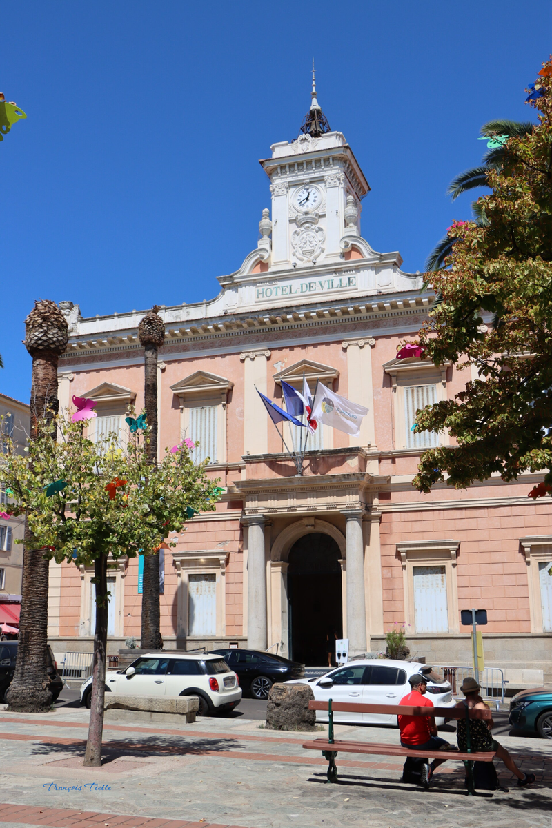 Hôtel de Ville & Musée Napoléonien, Ajaccio (août 2023).  Photo © François Fiette.