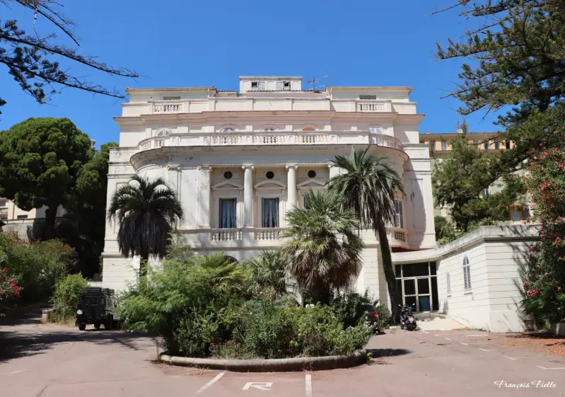 Ajaccio – Immeuble dit ancien Château Conti (août 2023). Photo © François Fiette.