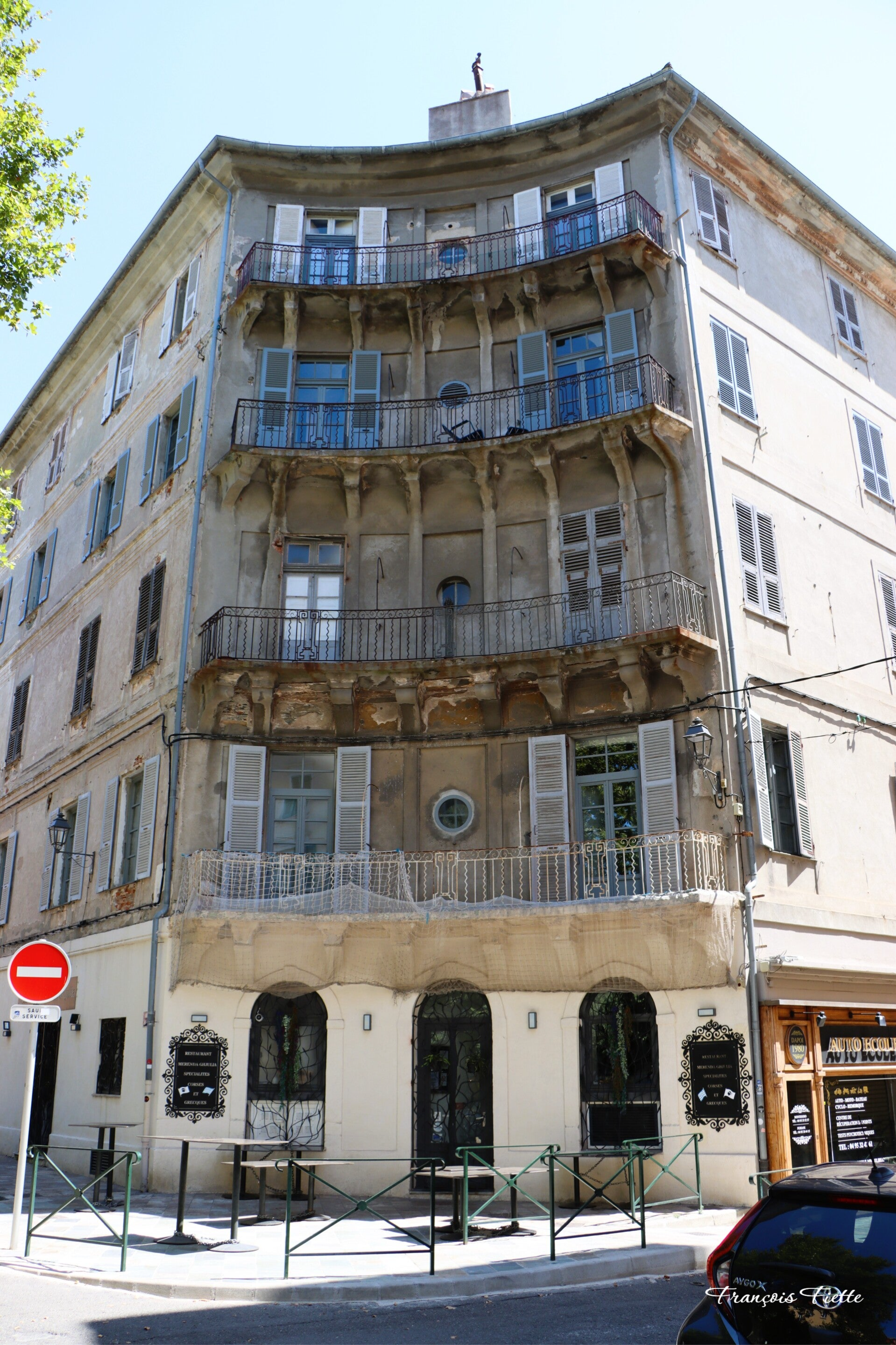 Bastia, immeuble Santelli (2024). Photo © François Fiette.