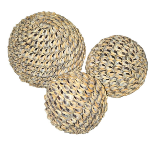 Boules en coquillages beiges