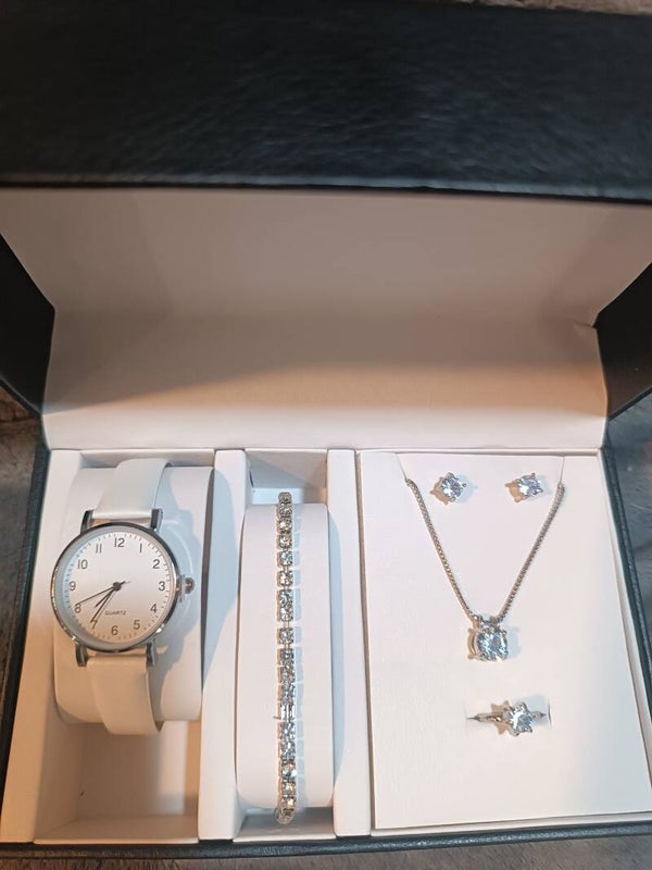 White & Silver Set