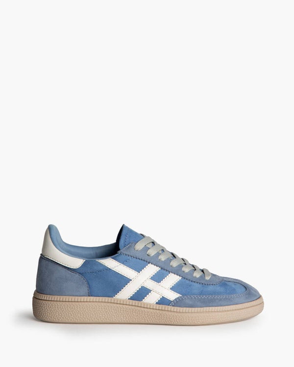 Zapatillas Retro Azul marca Corina REF M6045
