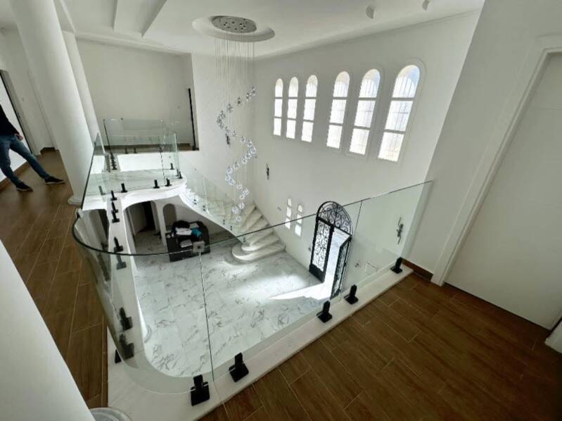 Construction ou rénovation sur mesure avec Technobat : qualité, expertise et respect des délais.