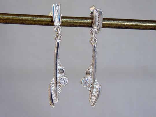 Oorbel sd5922 Zilveren oorhangers met zirkonia OP AANVRAAG