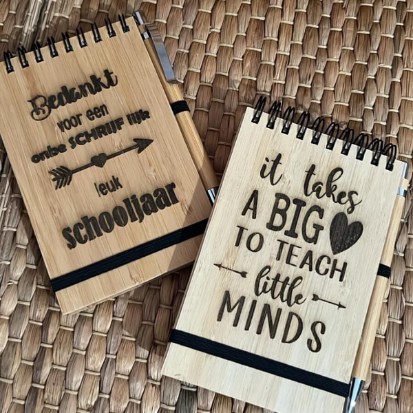 Notitieboekje handtasformaat houten cover met pen 9 op 15 cm