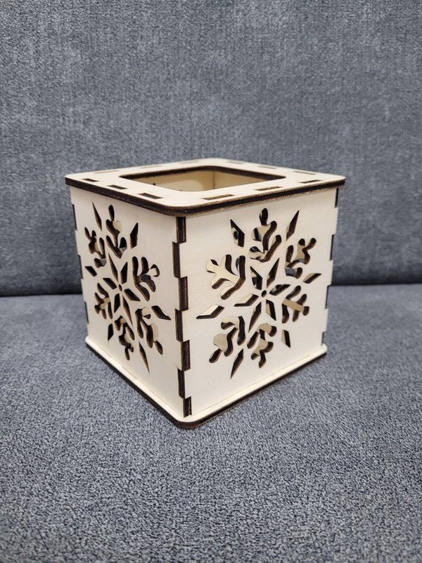 Design-Teelichthalter aus Holz