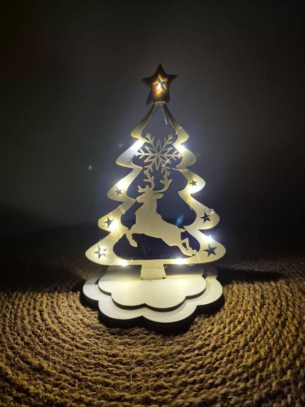 Holz-Weihnachtsdekoration mit LED-Lichtern – Rentier & Tannenbaum