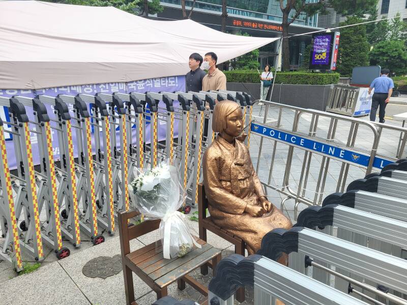 femme de réconfort statue de la paix séoul seoul corée korea japan japon