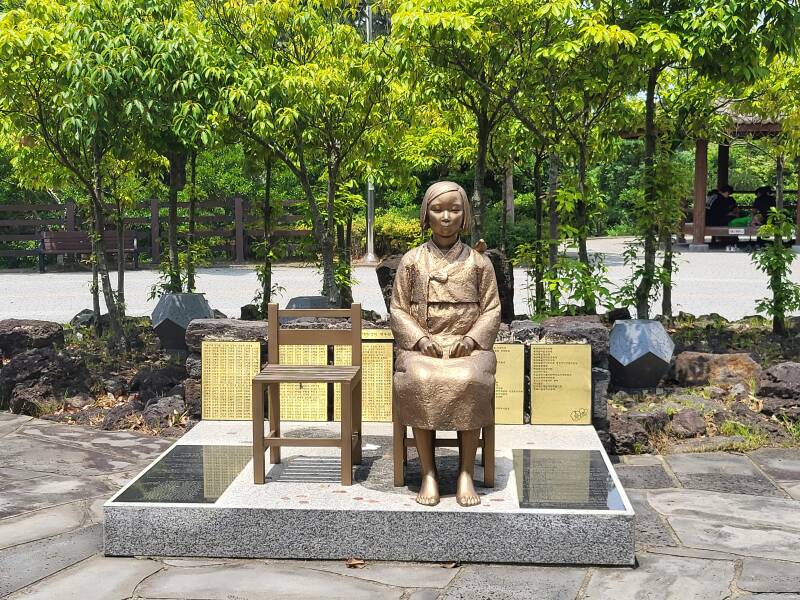 statue de la paix statue of peace  femmes de réconfort jeju jeju-do jeju-si