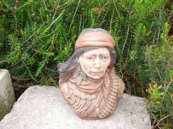 Klein indiaan buste