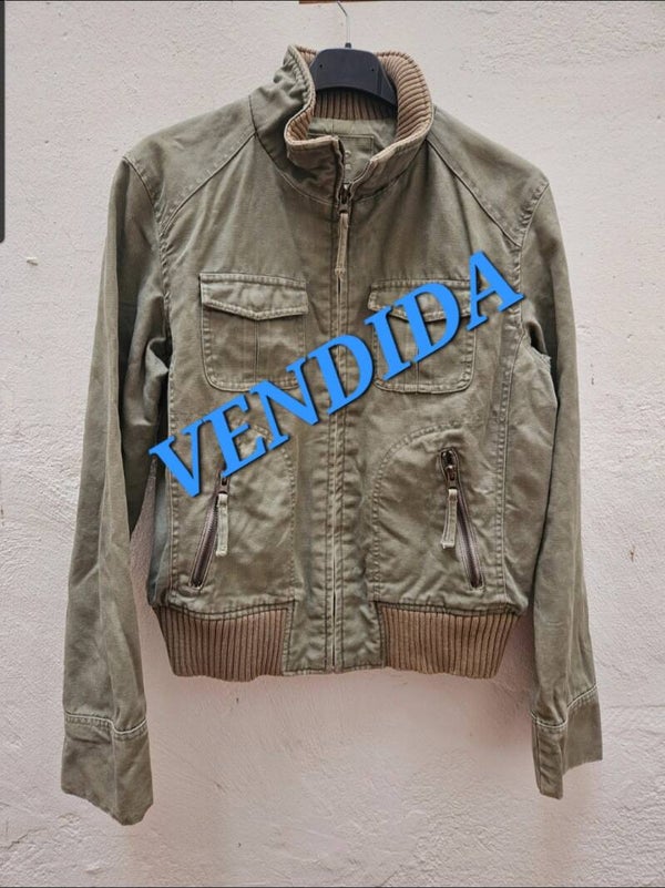 Chaqueta verde caqui tipo cazadora talla L de Zara Trafaluc