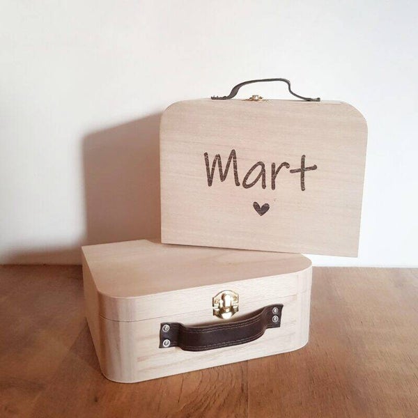 Houten bewaarkoffertje met naam