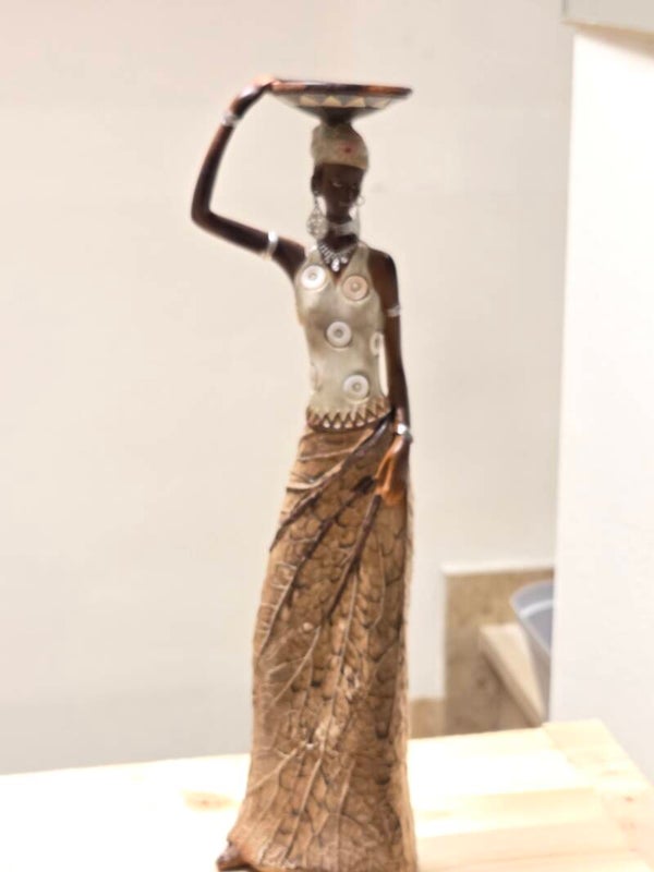 Prachtig Afrikaans beeld! (ong 30cm hoogte)