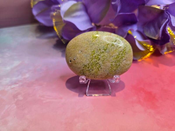 Serpentijn (lizardiet) palmsteen