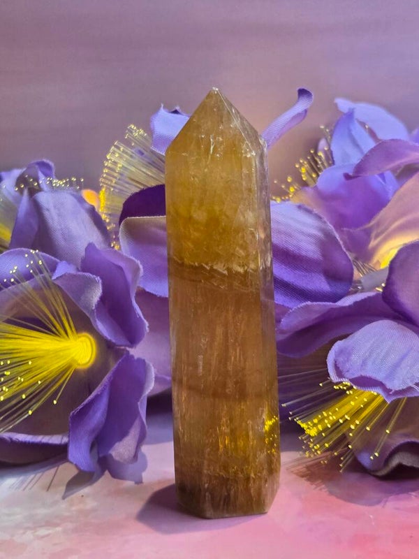 Gele fluoriet obelisk