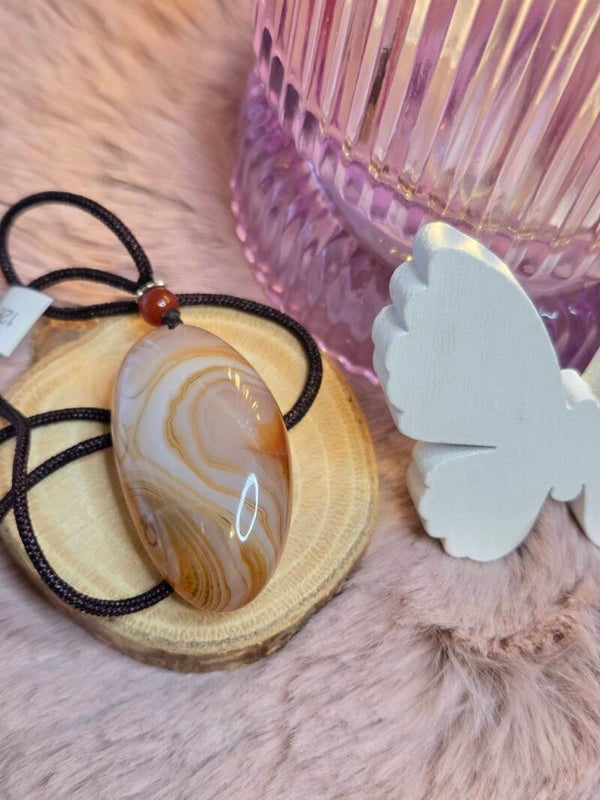 Rode agaat hanger aan touw