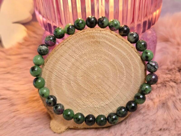 Zoïsiet met robijnstukjes armband - 6mm kraal