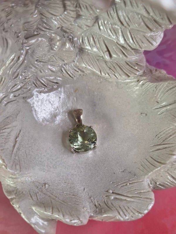 Groene fluoriet hangertje