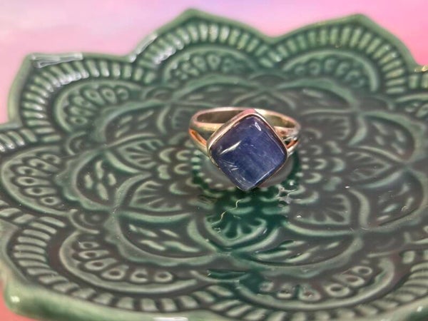 Kyaniet ring