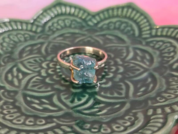 Blauwe apatiet ring - ruw