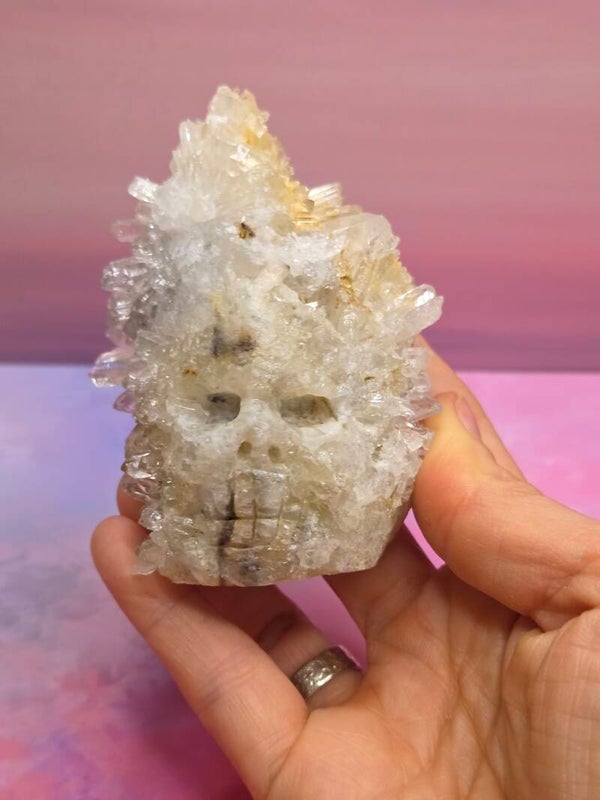 Bergkristal cluster skull
