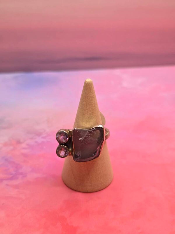 Amethist ring ruw + gefacetteerd