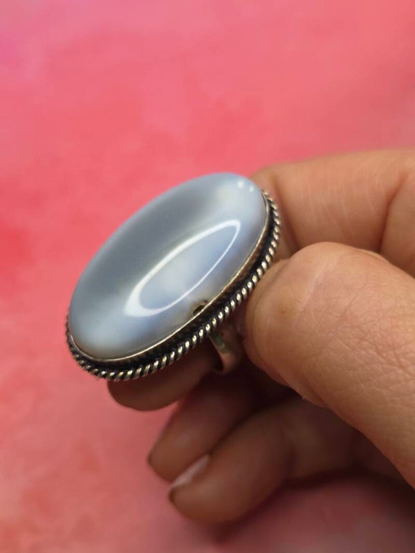 Blauwe owyhee opaal ring