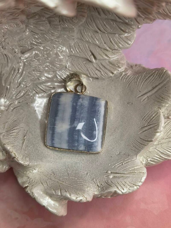 Blauwe owyhee opaal hanger