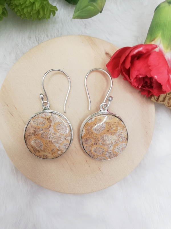 Fossiel koraal oorhangers